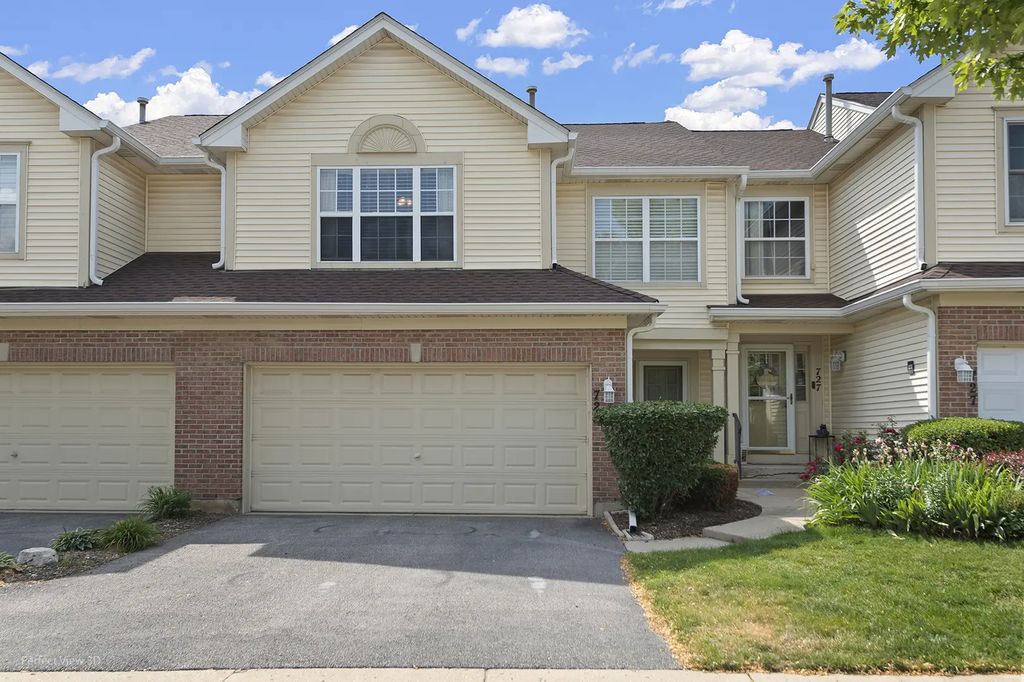 725 Littleton Trail 50-4, Elgin