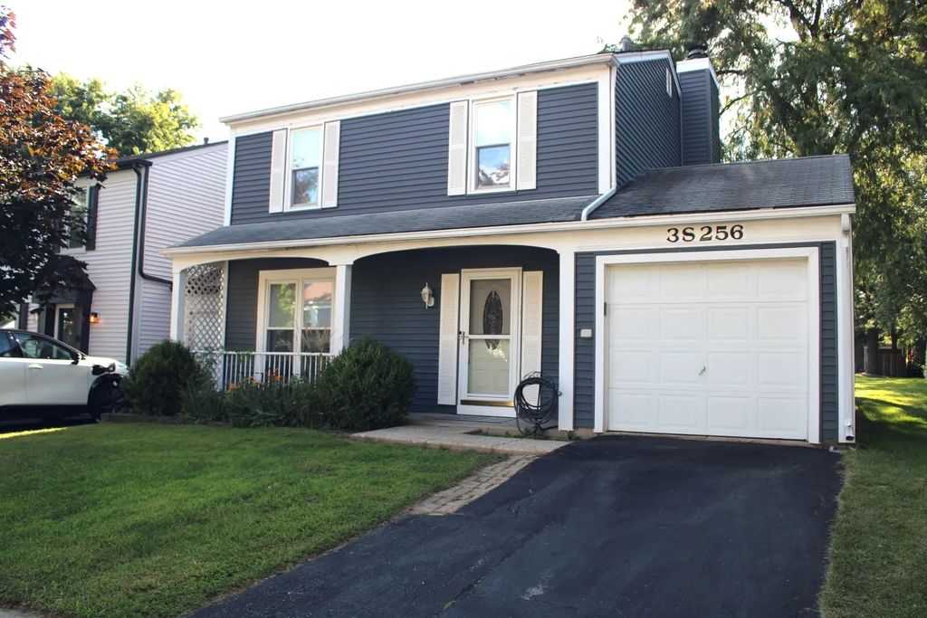 3s256 Blackthorn Lane 256, Warrenville
