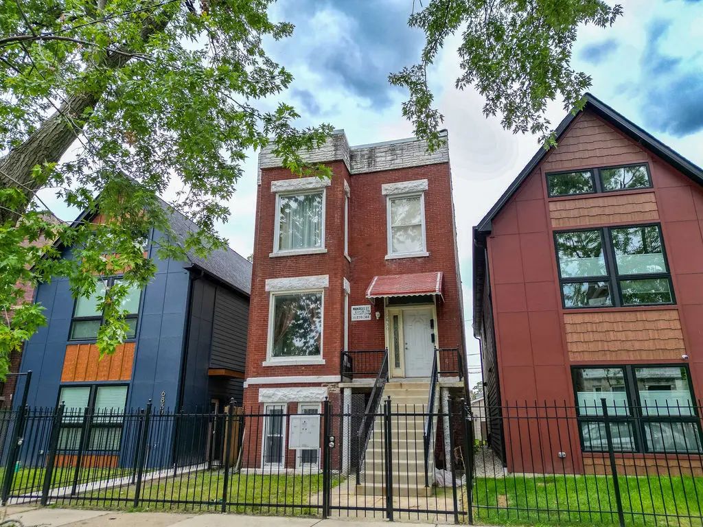 6830 S Langley Avenue, Chicago, 60637