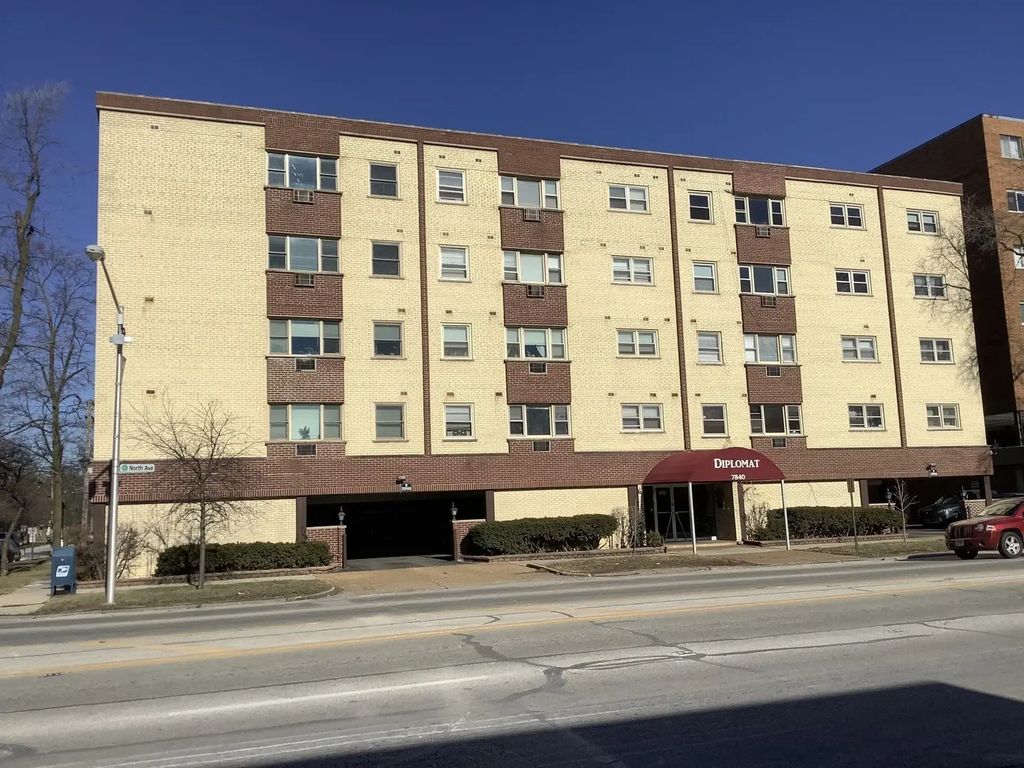 7840 W North Avenue 4i, Elmwood Park