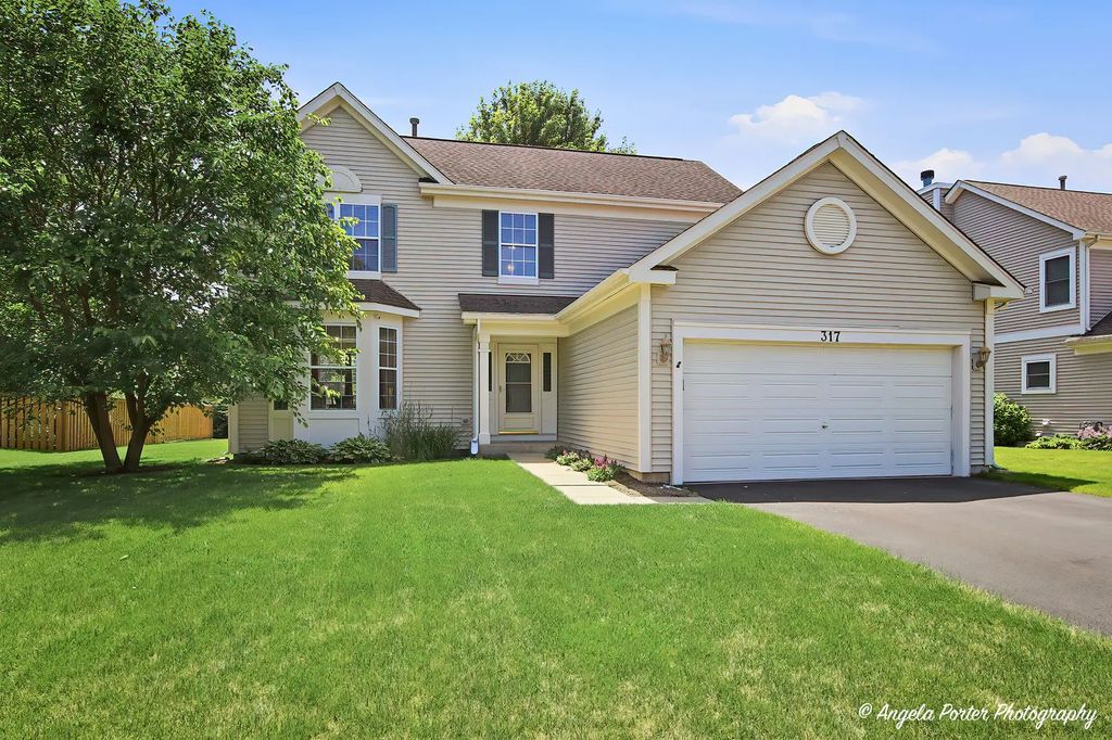317 Talismon Drive, Crystal Lake