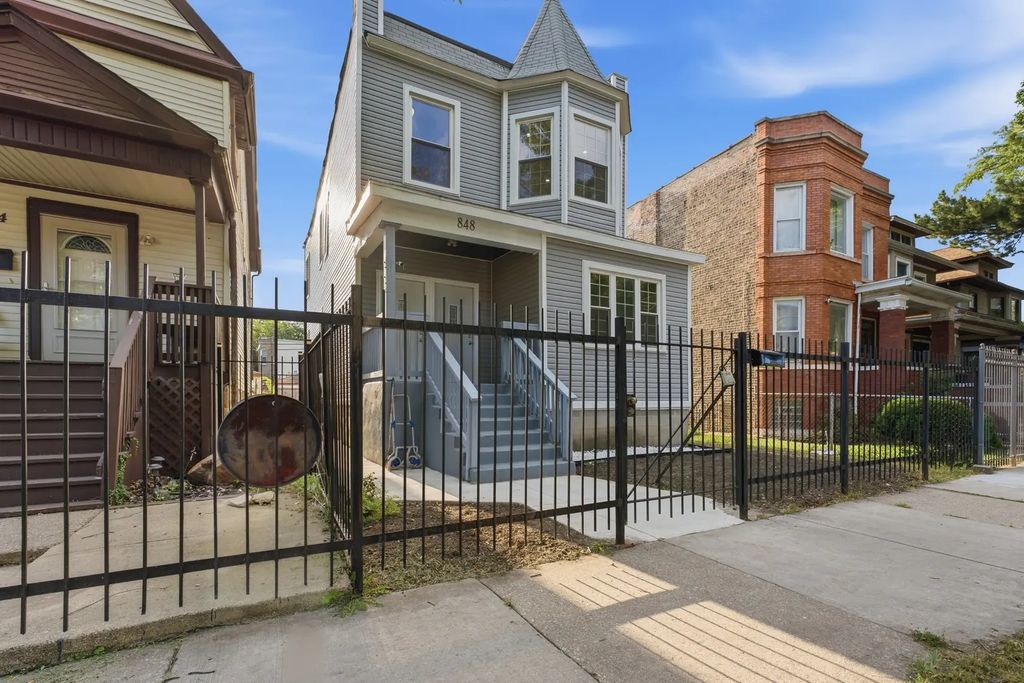 848 N Latrobe Avenue, Chicago
