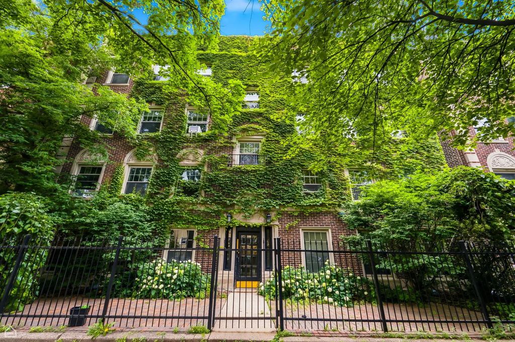 6121 N Hoyne Avenue 3s, Chicago
