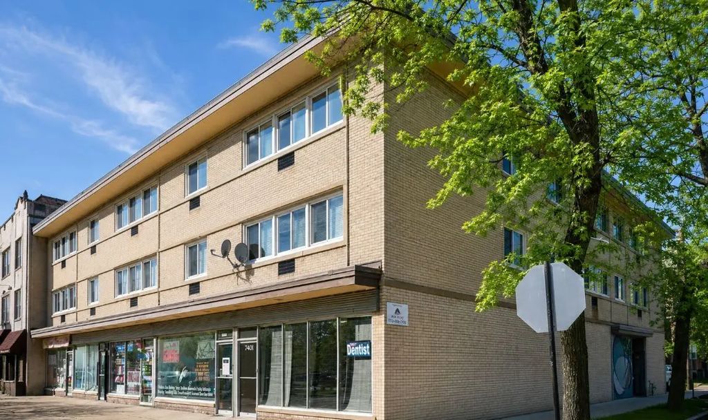 2411 W Fargo Avenue 202, Chicago