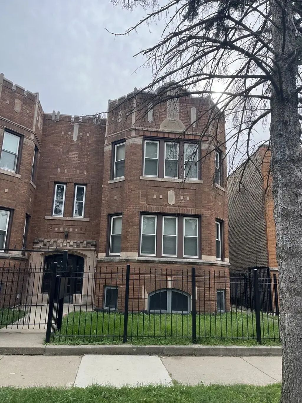 6615 S Sacramento Avenue 2n, Chicago