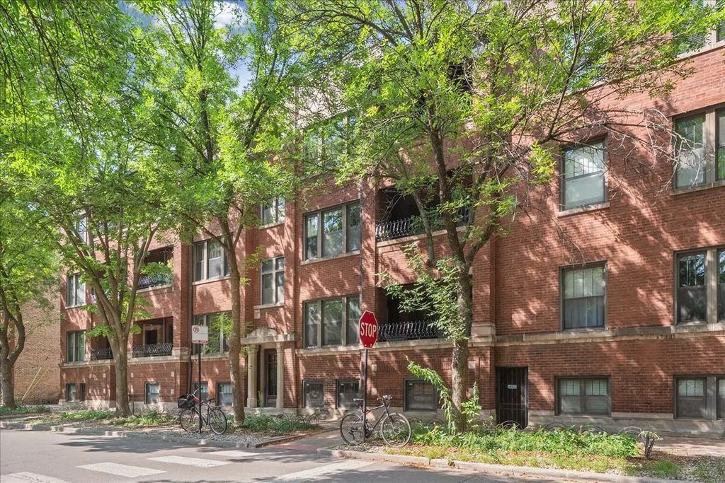 1846 W Berteau Avenue 1, Chicago, 60613