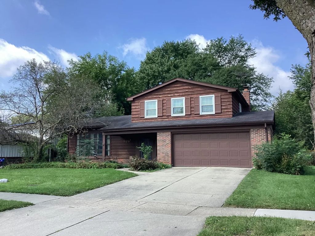 928 N Rohlwing Road, Palatine