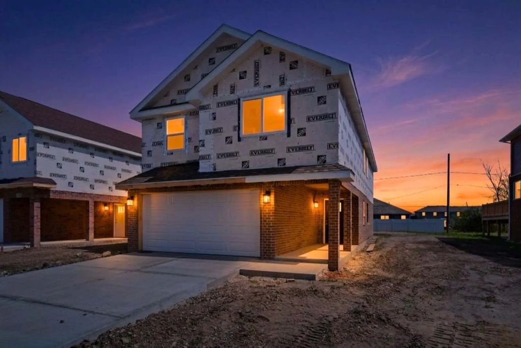 15241 7th Avenue, Phoenix