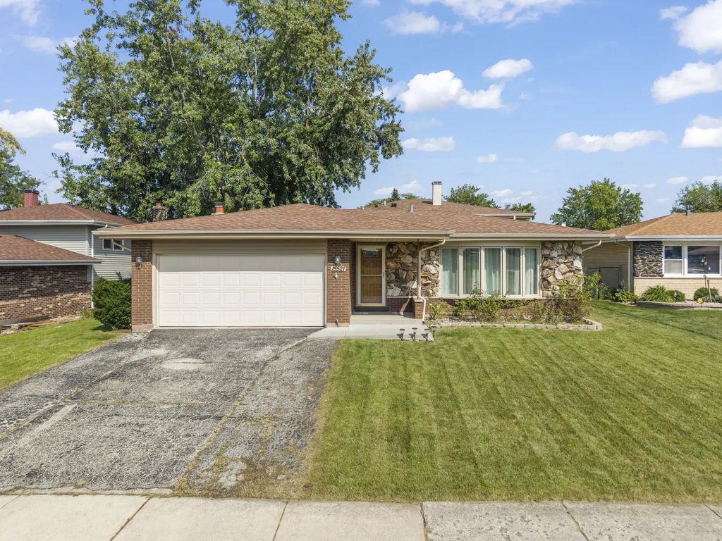 15521 Ridgeland Avenue, Oak Forest