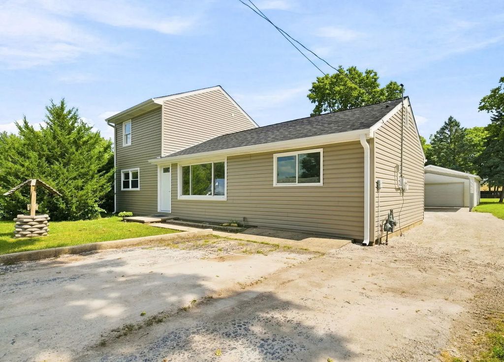 25055 S Center Street, Channahon