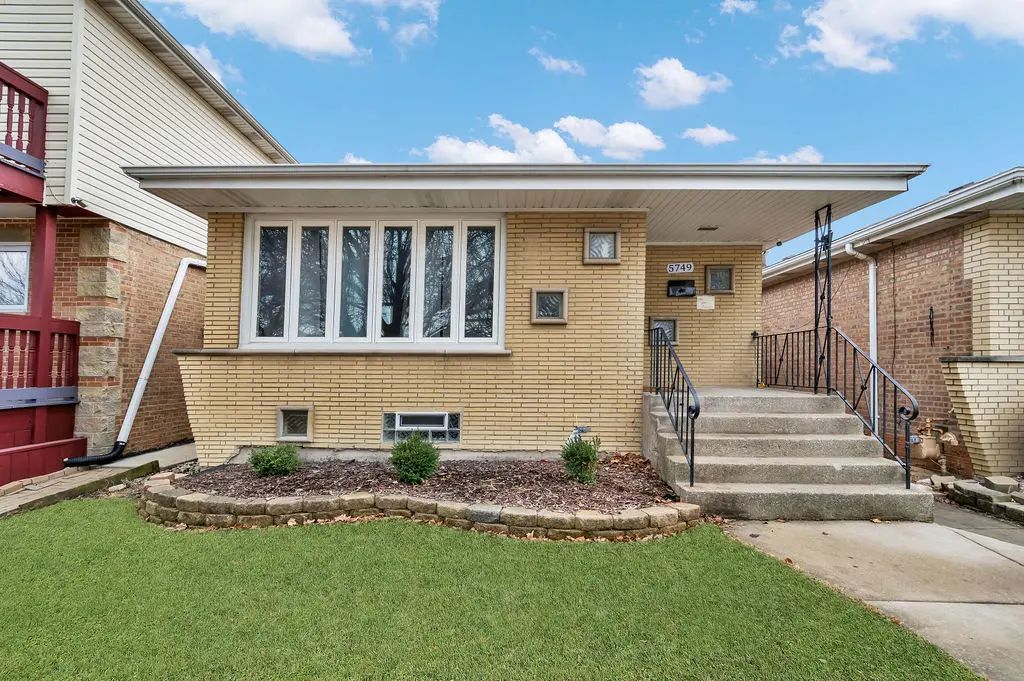 5749 W 63rd Place, Chicago, 60638