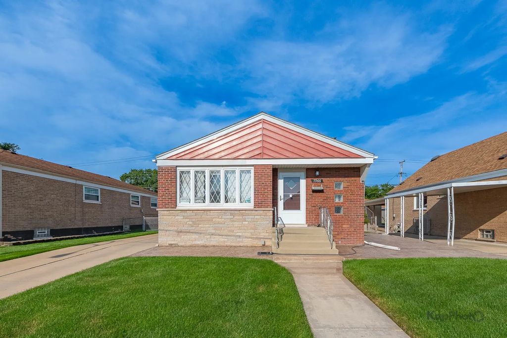 7966 S Kolin Avenue, Chicago