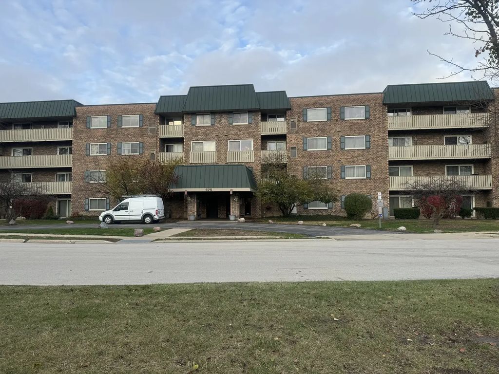 675 Grove Drive 113, Elk Grove Village