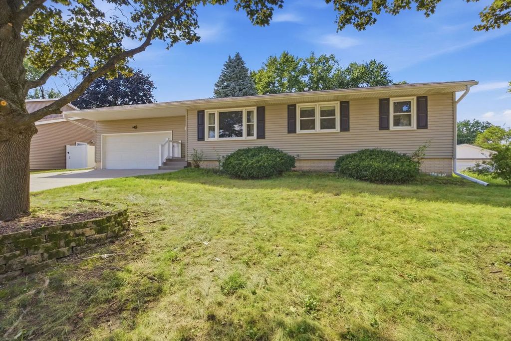 4702 Sheridan Street, Davenport