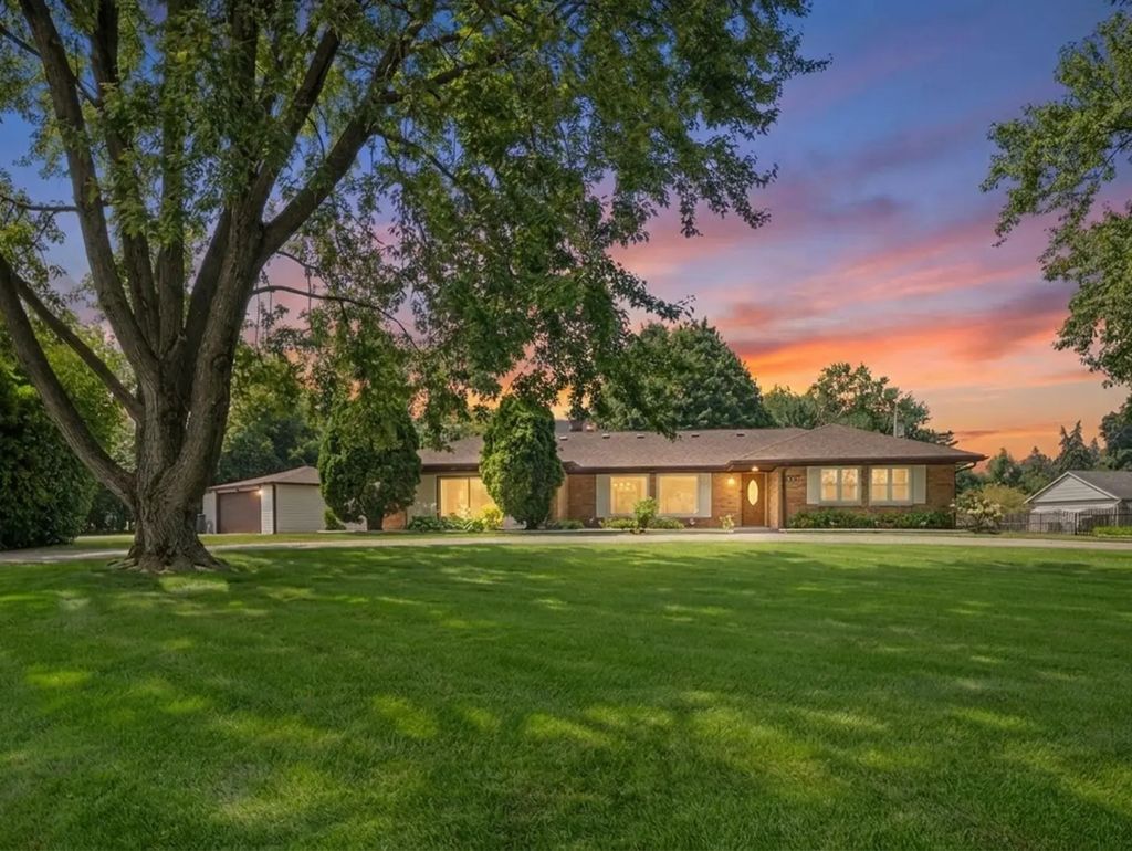 1301 W 54th Street, La Grange Highlands