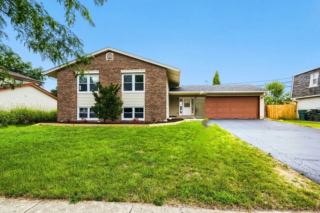 1465 William Clifford Lane, Elk Grove Village