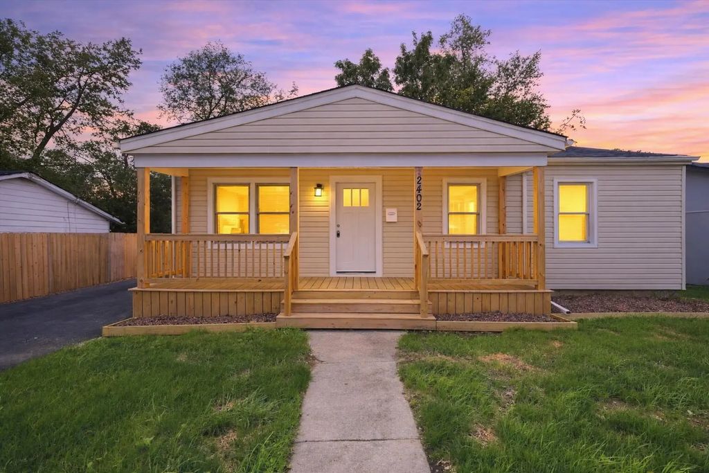2402 E Sauk Trail, Sauk Village