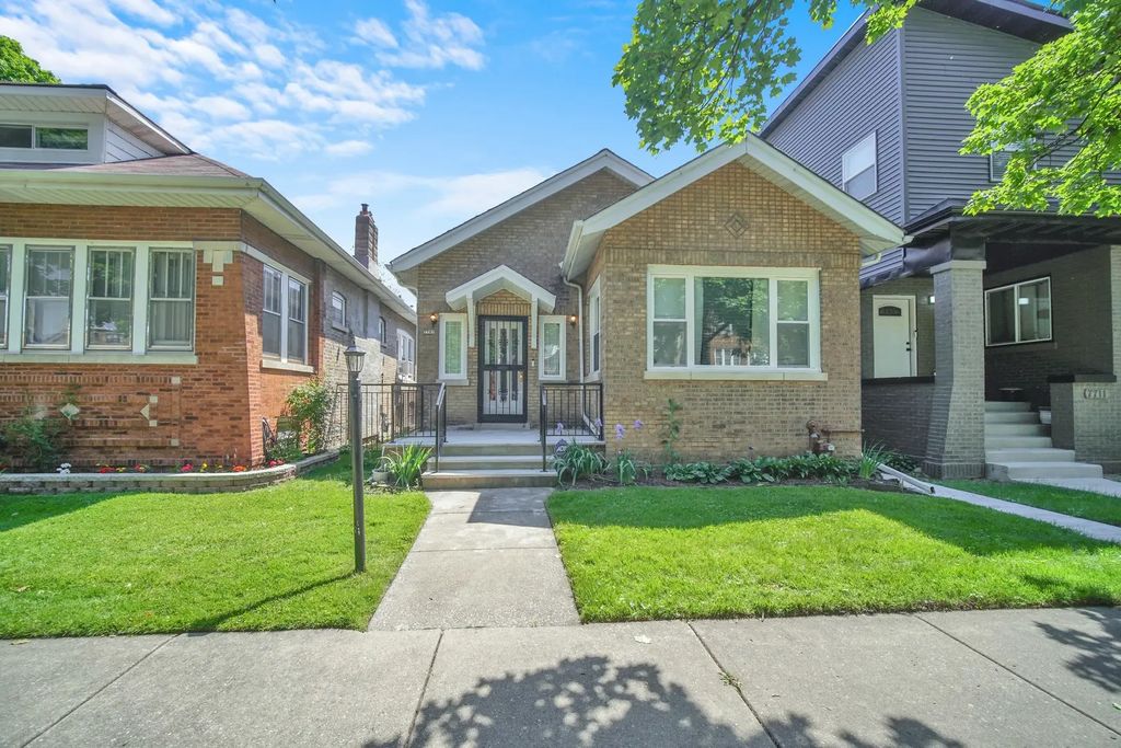 7707 S Ridgeland Avenue, Chicago