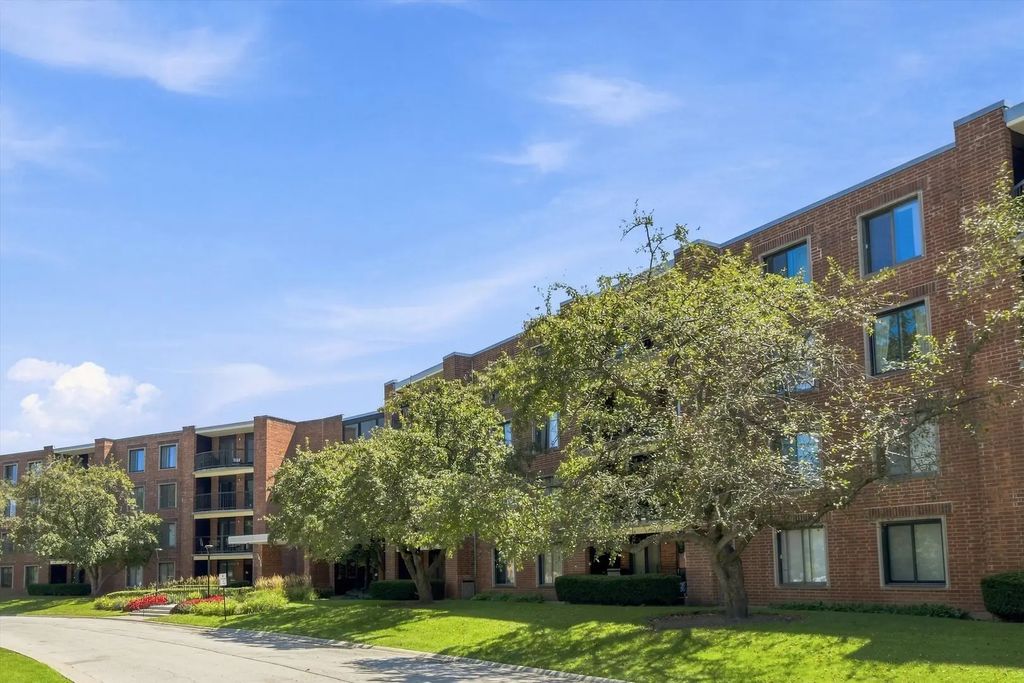 1415 E Central Road 319c, Arlington Heights