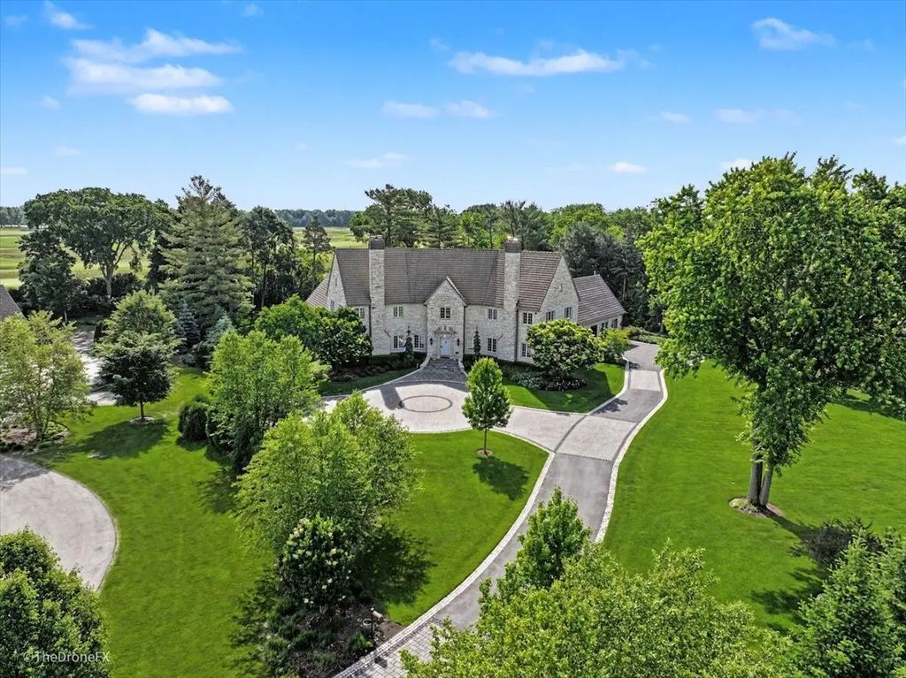 25w451 Plamondon Road, Wheaton