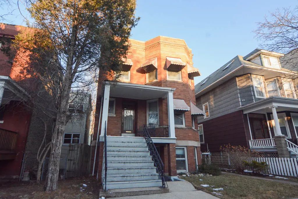 3821 N Damen Avenue 2, Chicago, 60618