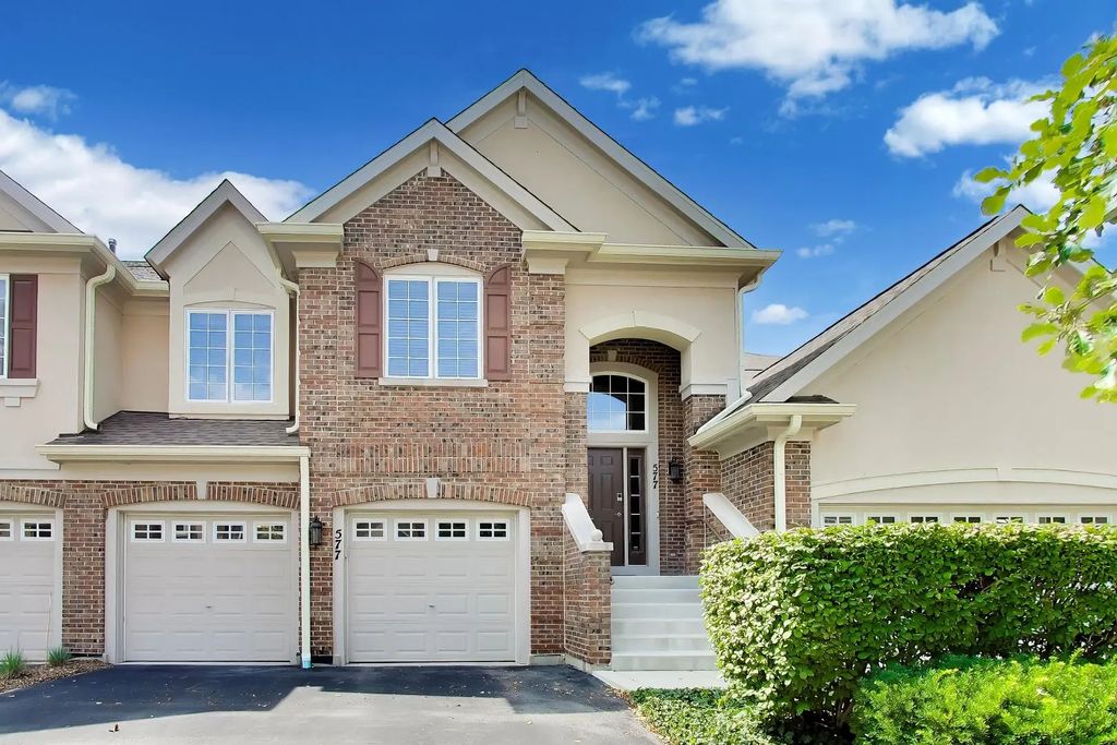 577 Harvey Lake Drive, Vernon Hills