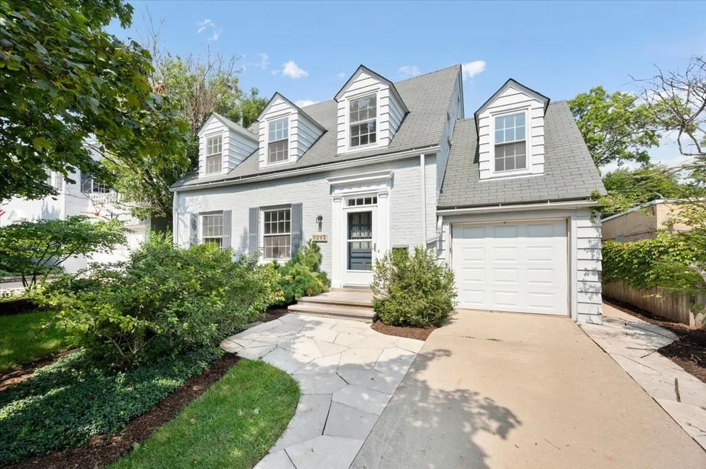 3211 Park Place, Evanston