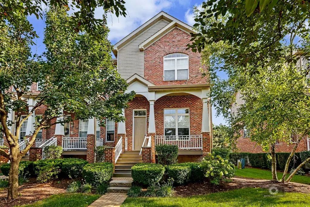 1116 Longwood Drive, Lisle