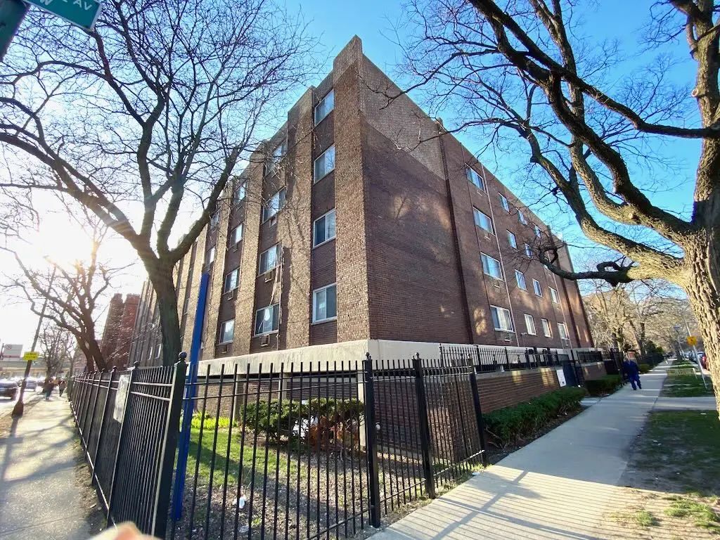 1040 W Hollywood Avenue 102, Chicago