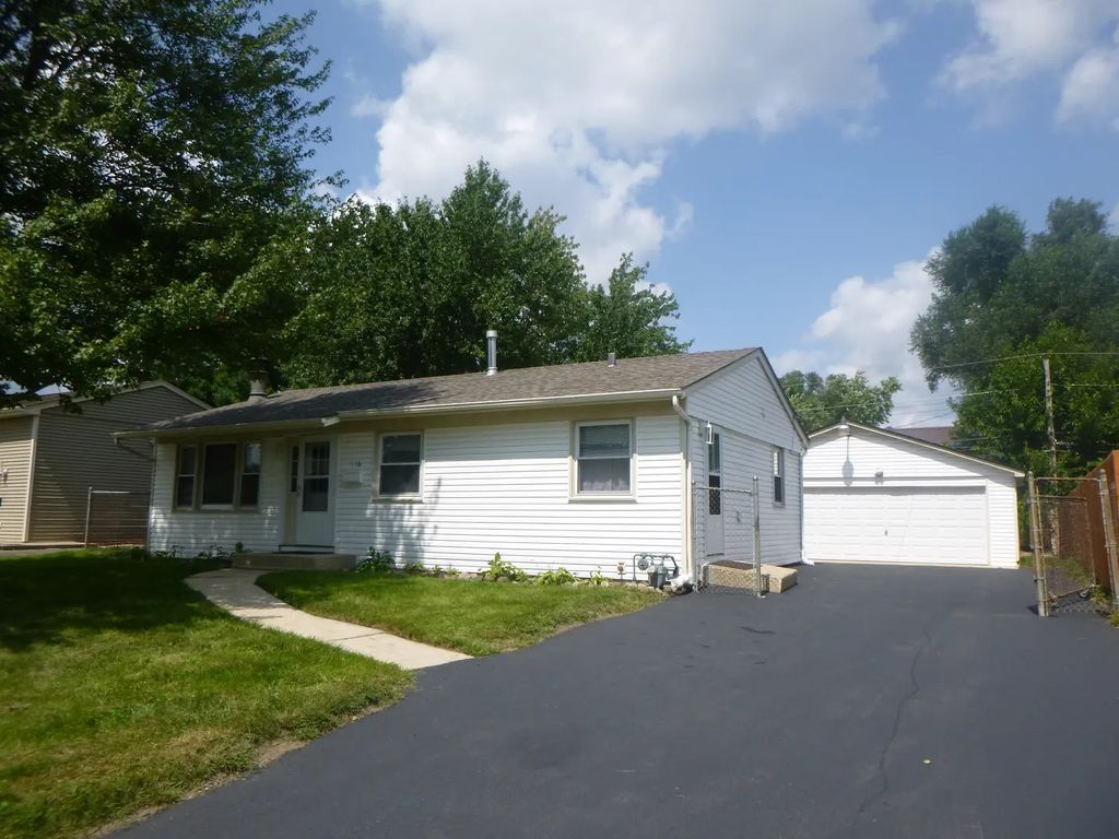 116 Del Rio Road, Carpentersville