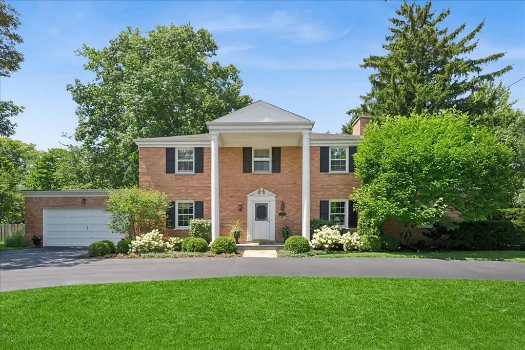 870 Prospect Avenue, Winnetka