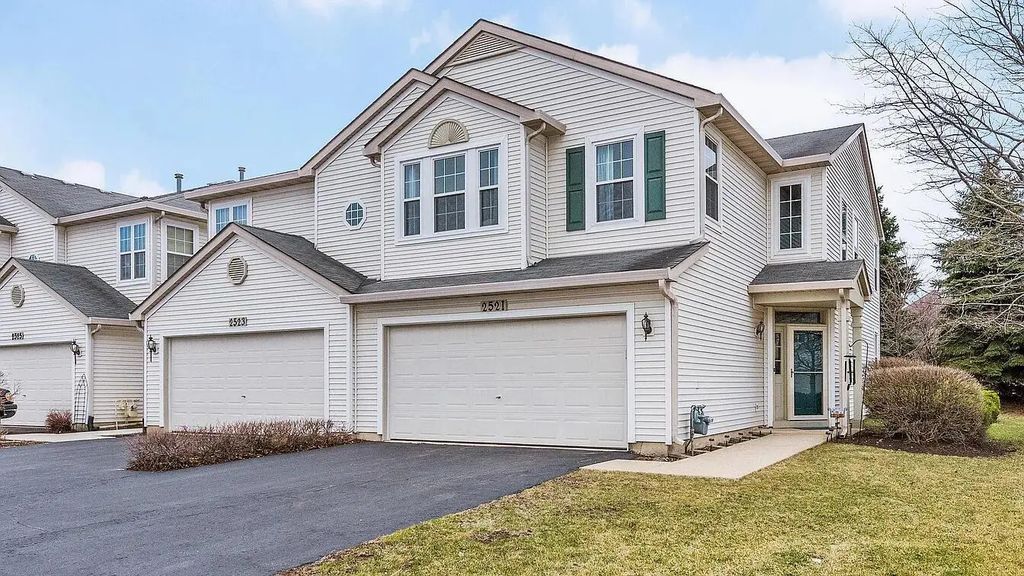 2521 N Looking Glass Court 2521, Aurora