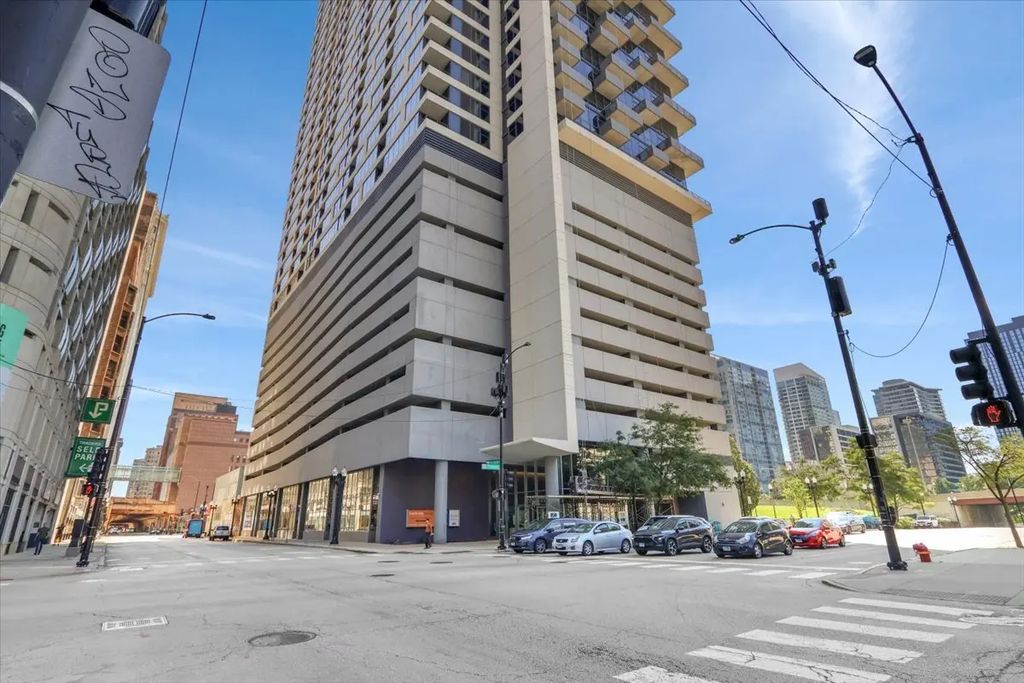 235 W Van Buren Street 2007, Chicago, 60607