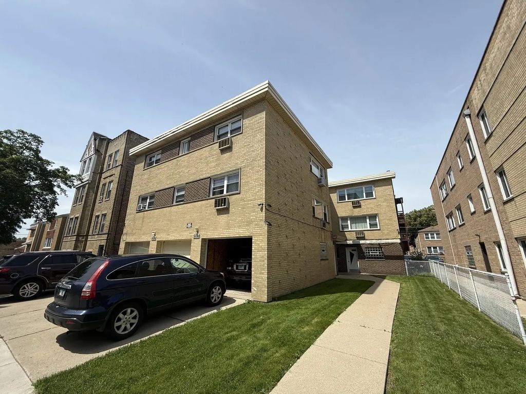8030 Knox Avenue 2e, Skokie, 60076