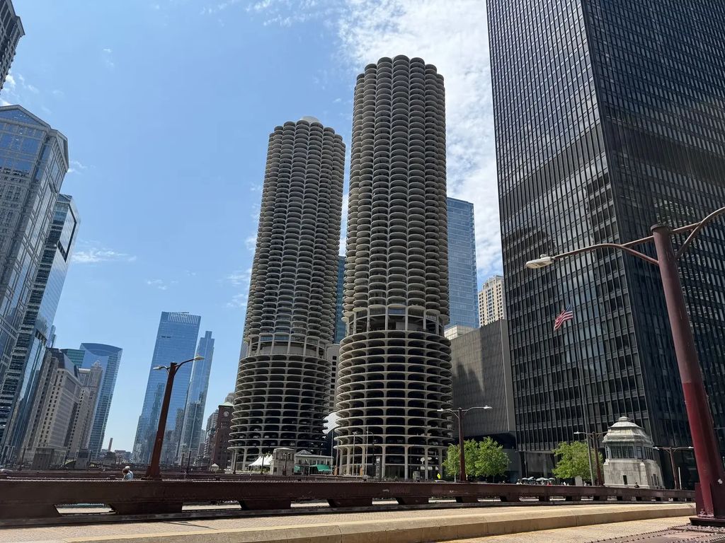 300 N State Street 3634, Chicago, 60654