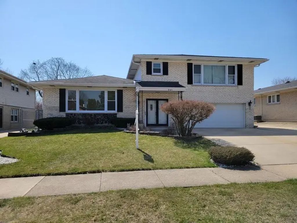 843 W Heritage Drive 2, Addison