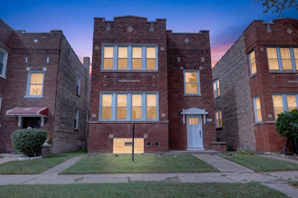 7150 S Eberhart Avenue, Chicago