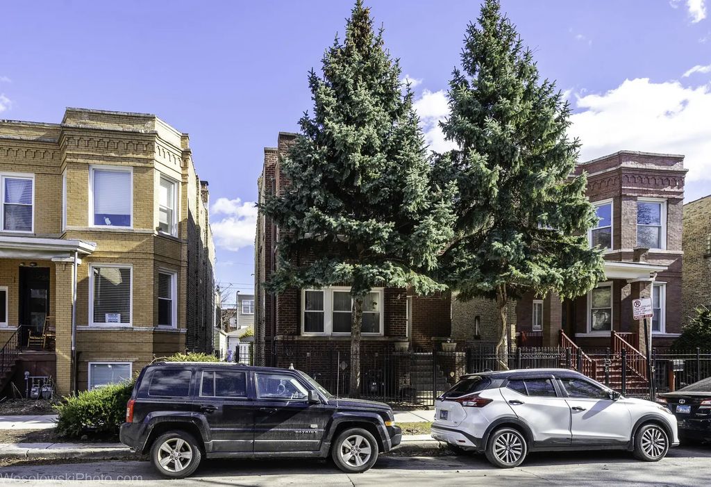 3039 N Haussen Court, Chicago, 60618