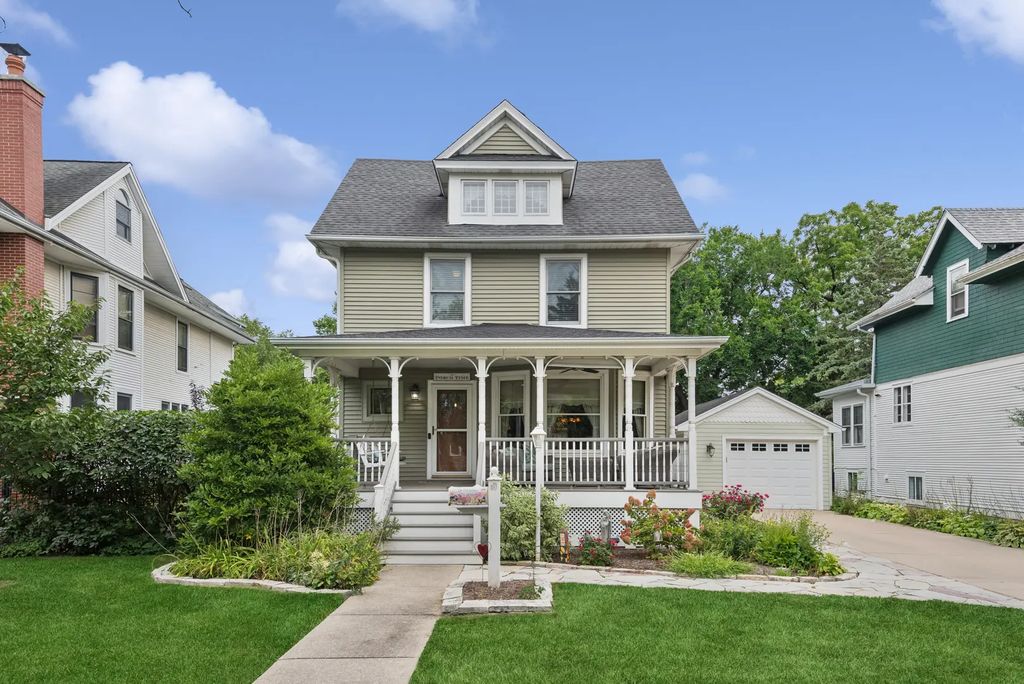 5909 N East Circle Avenue, Chicago, 60631