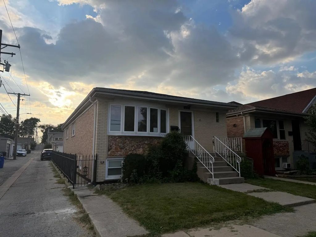 4414 N Nagle Avenue, Harwood Heights