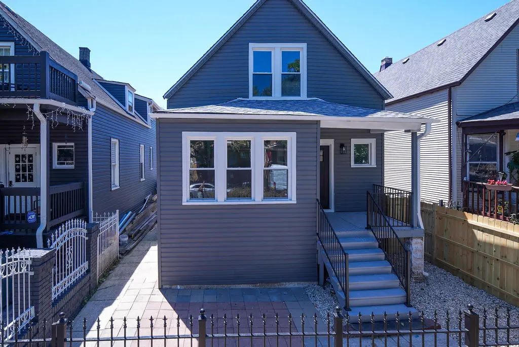 2250 N Kostner Avenue, Chicago, 60639