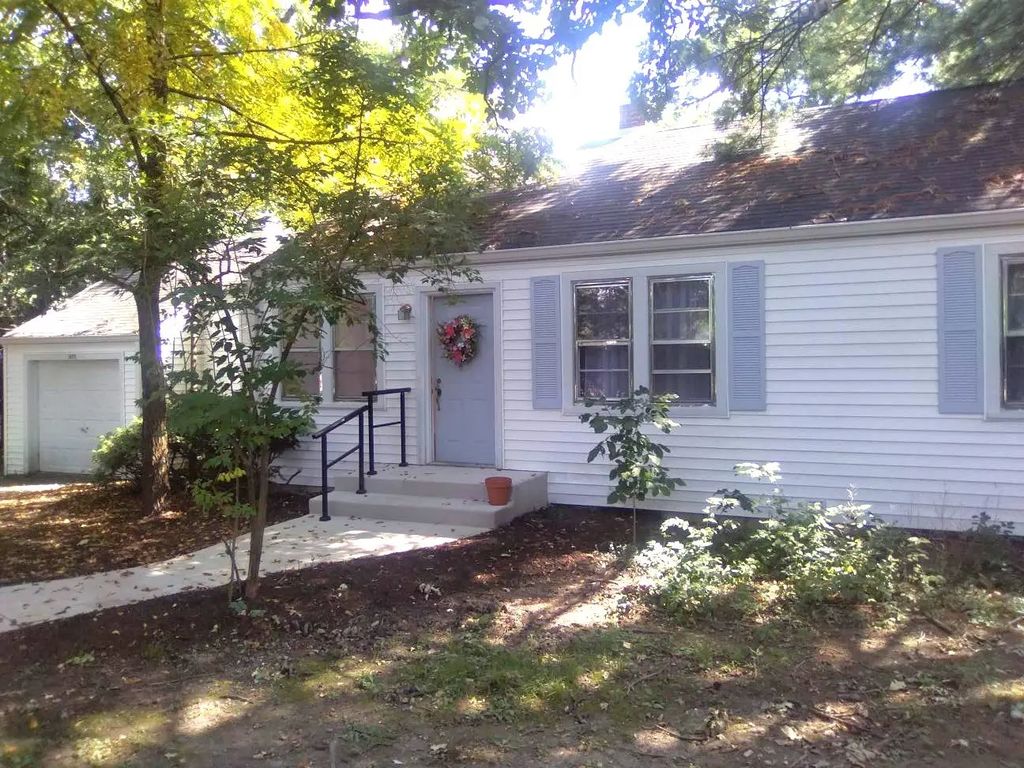 1805 Gilbert Avenue, Downers Grove