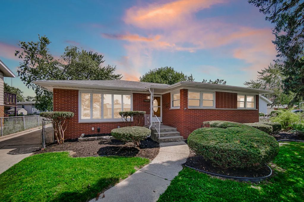 17517 Shirley Drive, Lansing