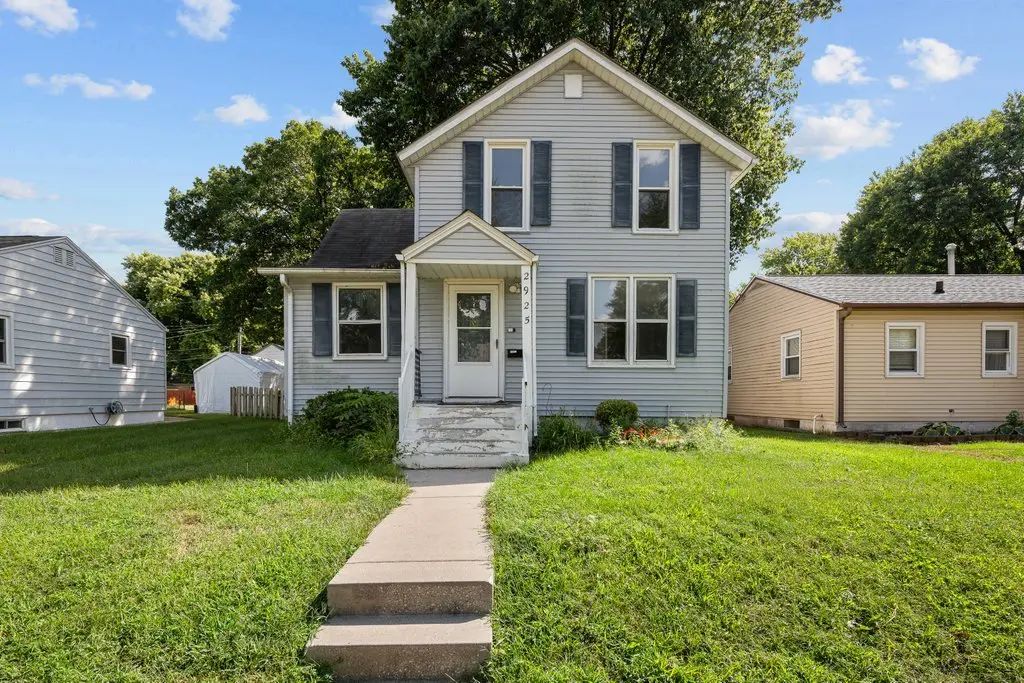 2925 Bellevue Avenue, Bettendorf