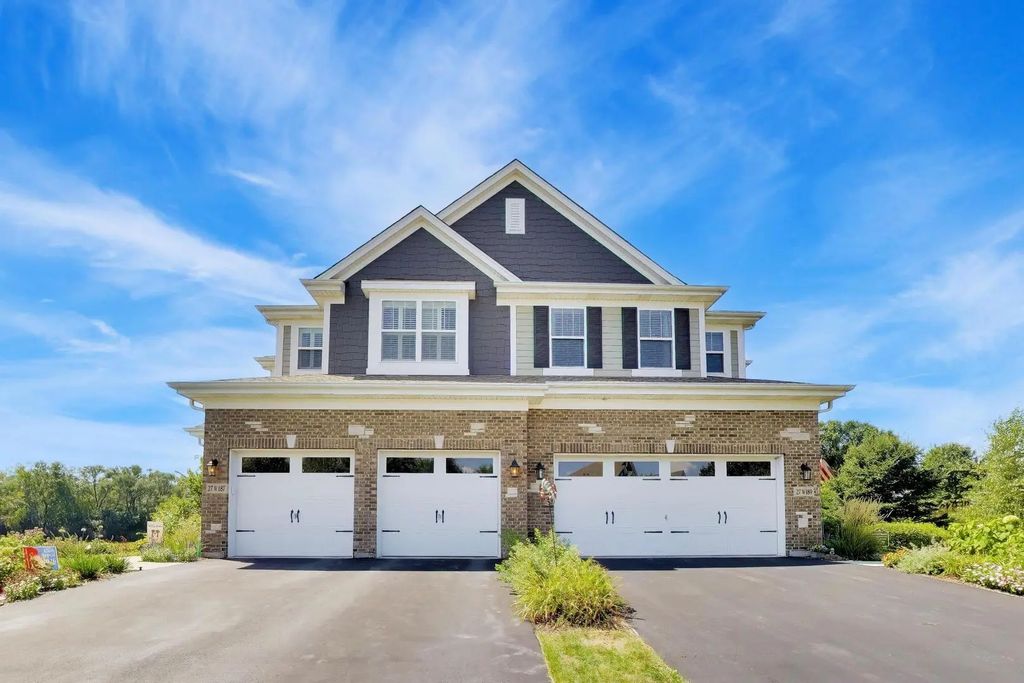 27w187 Breme Drive, Warrenville
