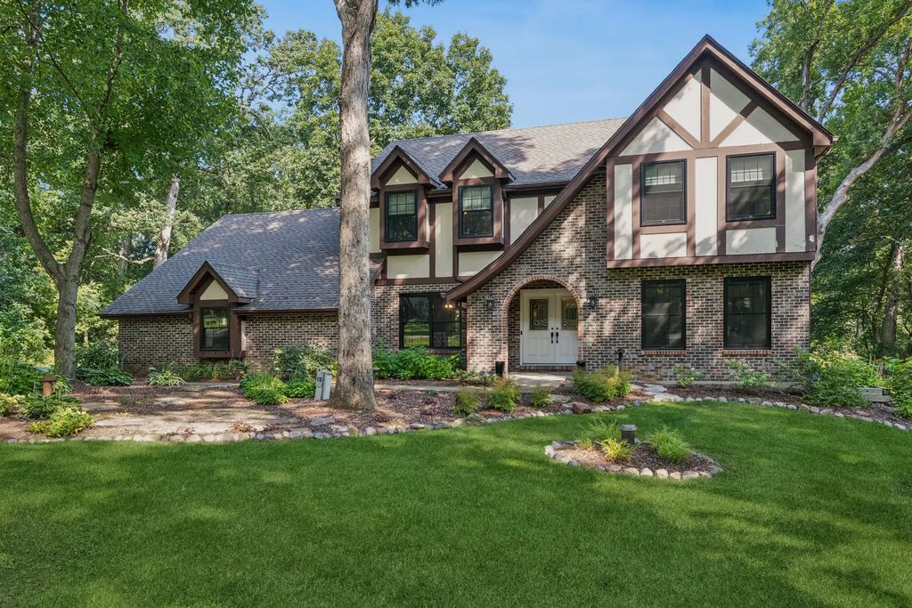 6n419 Ferson Woods Drive, St. Charles