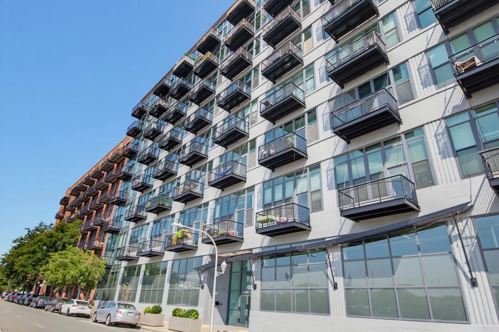 1224 W Van Buren Street 220, Chicago, 60607