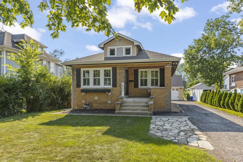 1002 N President Street, Wheaton