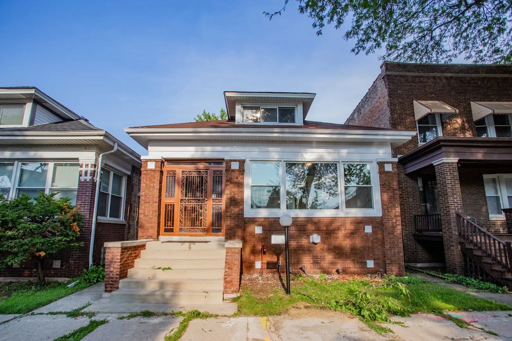 7521 S Champlain Avenue, Chicago