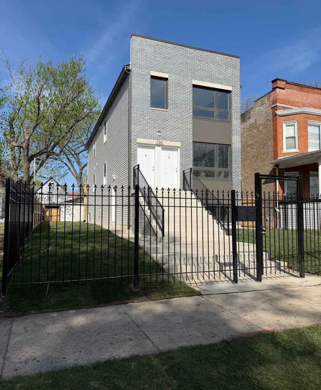 4933 W Walton Street, Chicago, 60651